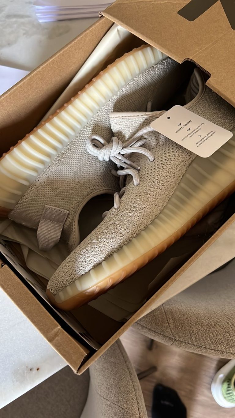 Avaliação de Yeezy Boost 350 V2 Sesame – Tênis Cinza Unissex por Clauver F.