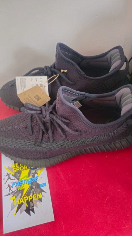 Yeezy Boost 350 V2 Onyx - imagem do produto