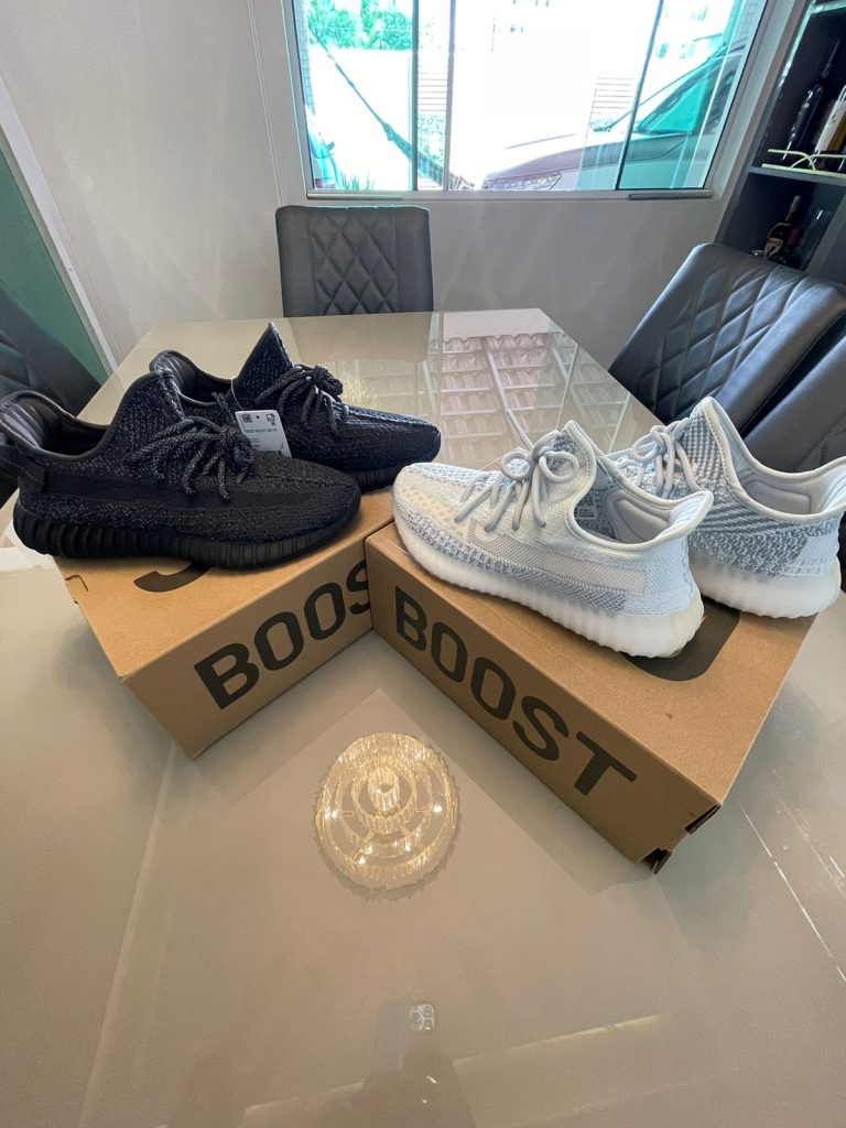 Avaliação de Yeezy Boost 350 V2 Black Reflective – Tênis Preto Unissex por Clailton M.