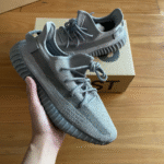 Avaliação de Yeezy Boost 350 V2 Steel Grey por Amanda T.