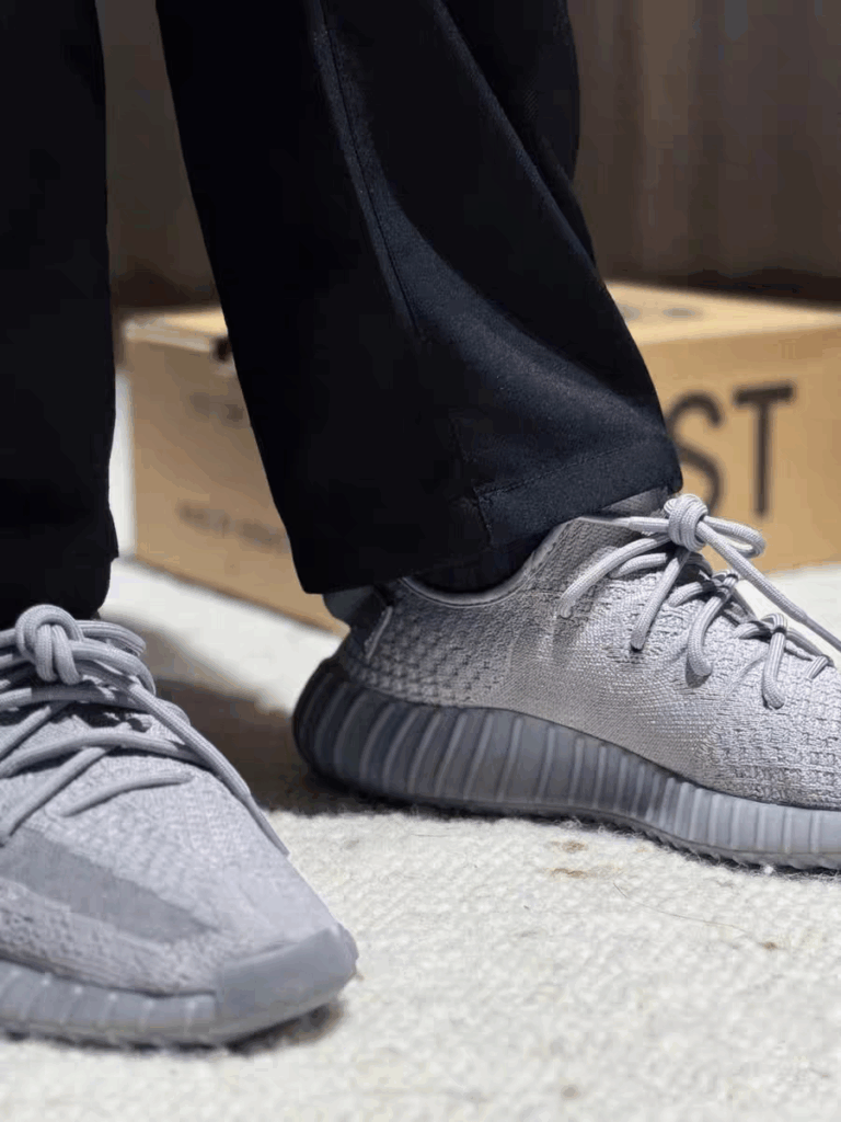 Avaliação de Yeezy Boost 350 V2 Steel Grey por Matheus B.