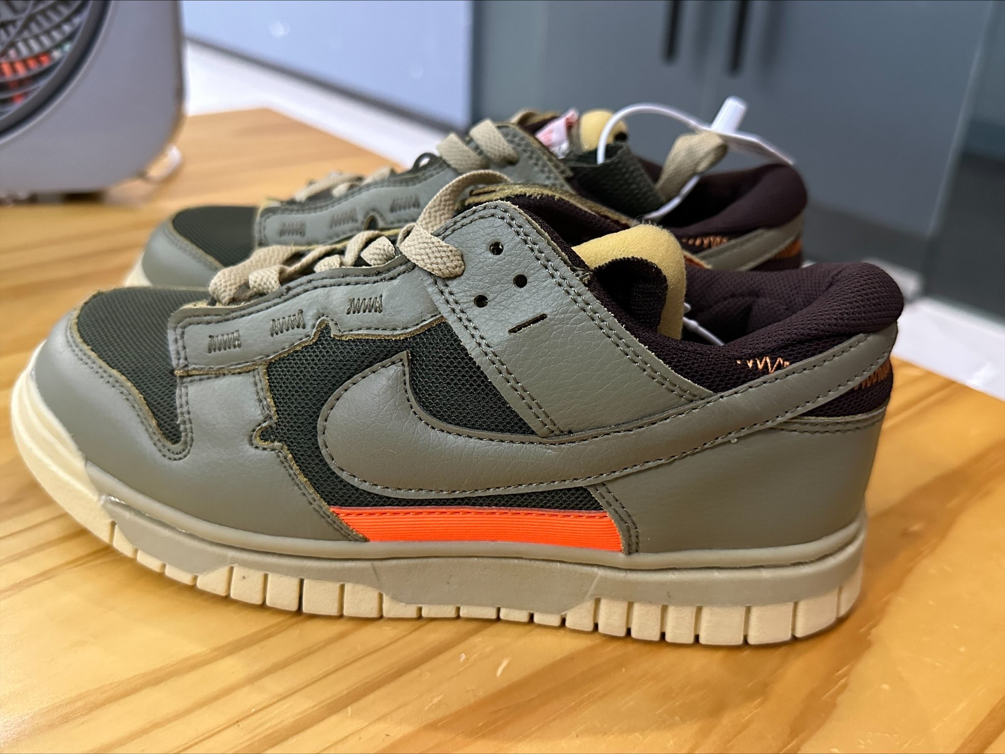 Sobre Nós 1 Nike Dunk exclusivo em tons de verde oliva